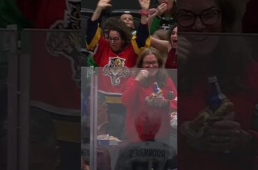 Lundell opens the scoring with a BEAUTY 🇫🇮🔥 Lundell veivaa komean avausmaalin #nhl #hockey #panthers
