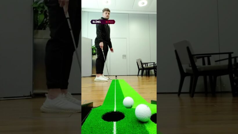 Matěj běžně patuje na druhou stranu. ⛳️ Než aby patoval přes ruku, rozhodl se otočit si hůl. 🏌️
