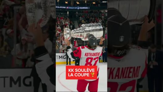 Jesperi Kotkaniemi est un champion de la coupe Stanley! 🏆#StanleyCup
