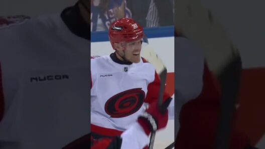 #TBT: Ehlers nets his first goal as a Hurricane on the power play! 🇩🇰🌀