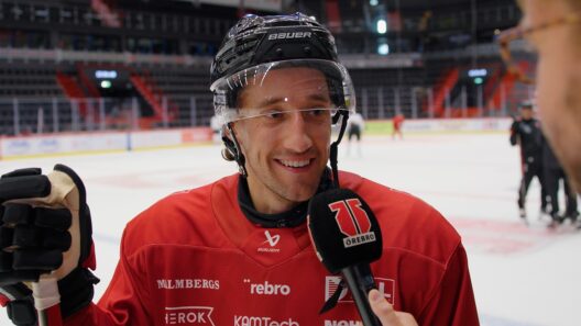 "Ett roligt lag att komma till" - Max Véronneau är på plats i Örebro